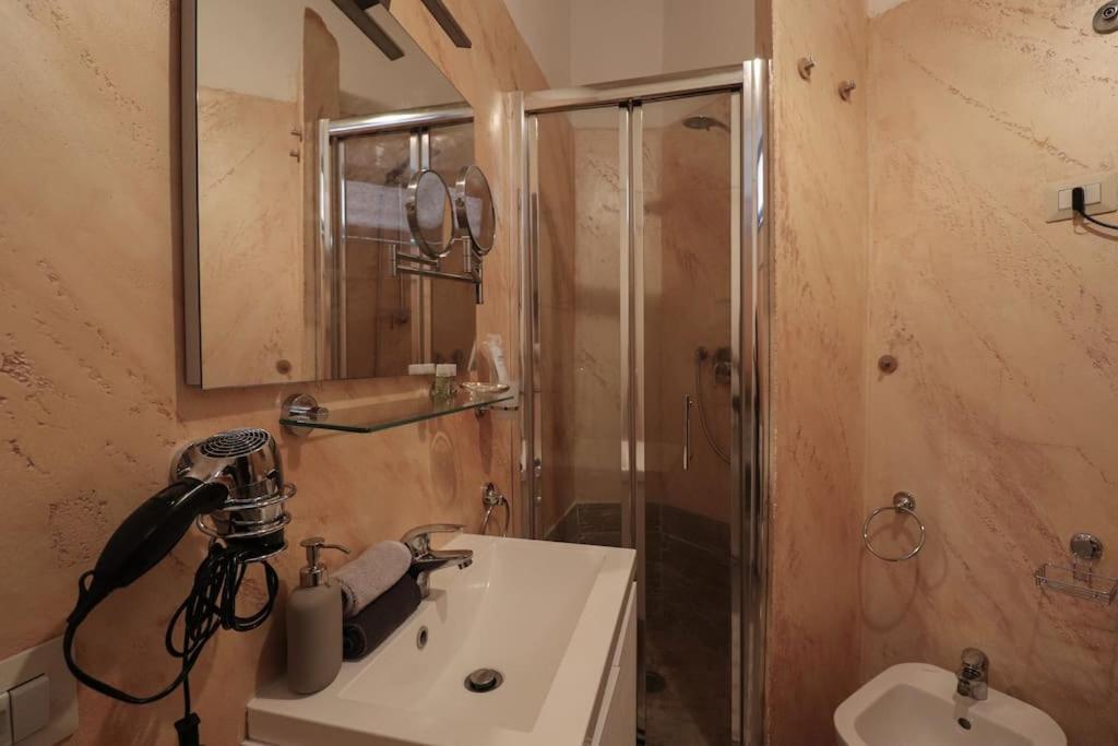 Apartament Termini Treasure - Elegant Retreat Rzym Zewnętrze zdjęcie